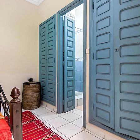 Tres Beau Riad A Marrakech Avec Piscines Marrakesh Exterior foto