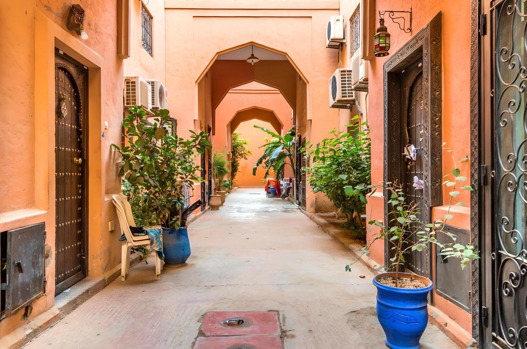 Tres Beau Riad A Marrakech Avec Piscines Marrakesh Exterior foto