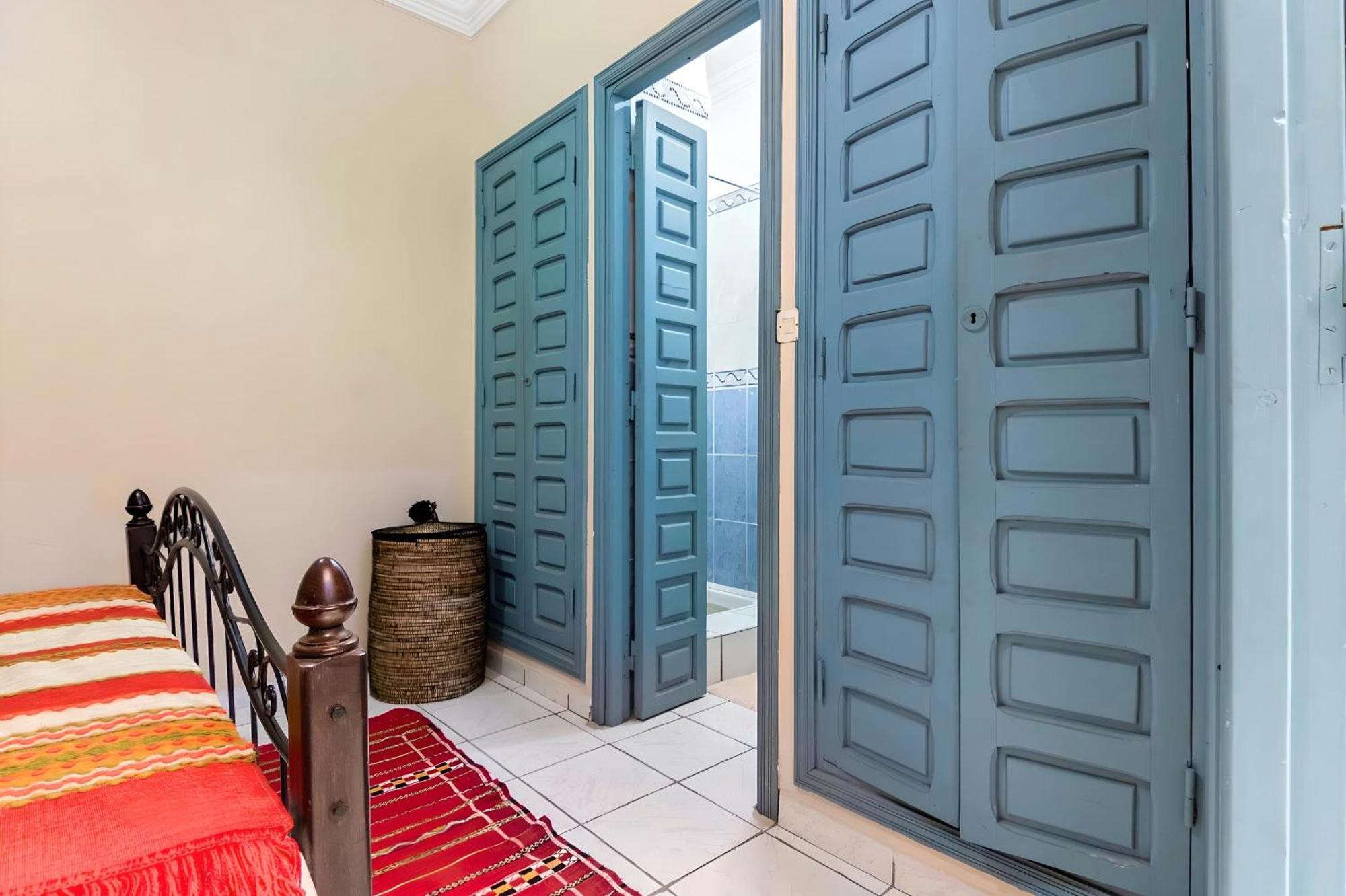 Tres Beau Riad A Marrakech Avec Piscines Marrakesh Exterior foto