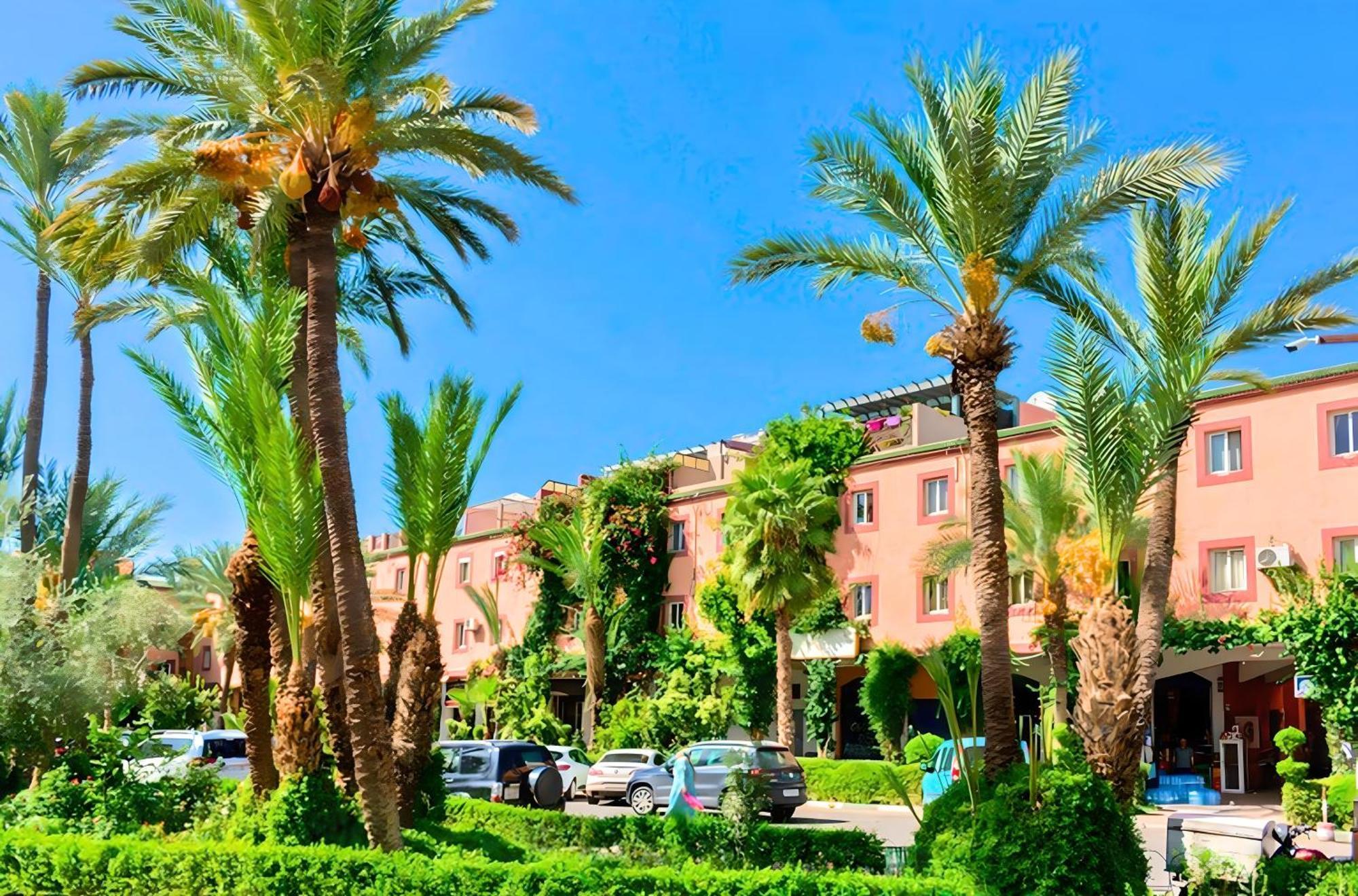 Tres Beau Riad A Marrakech Avec Piscines Marrakesh Exterior foto